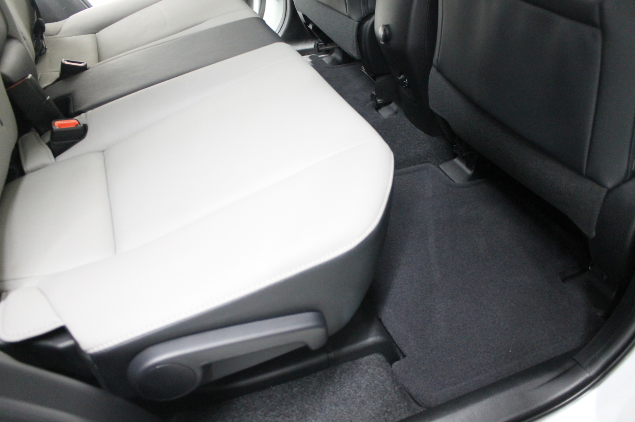 Toyota RAV4 Limited FWD (Natl) 2018