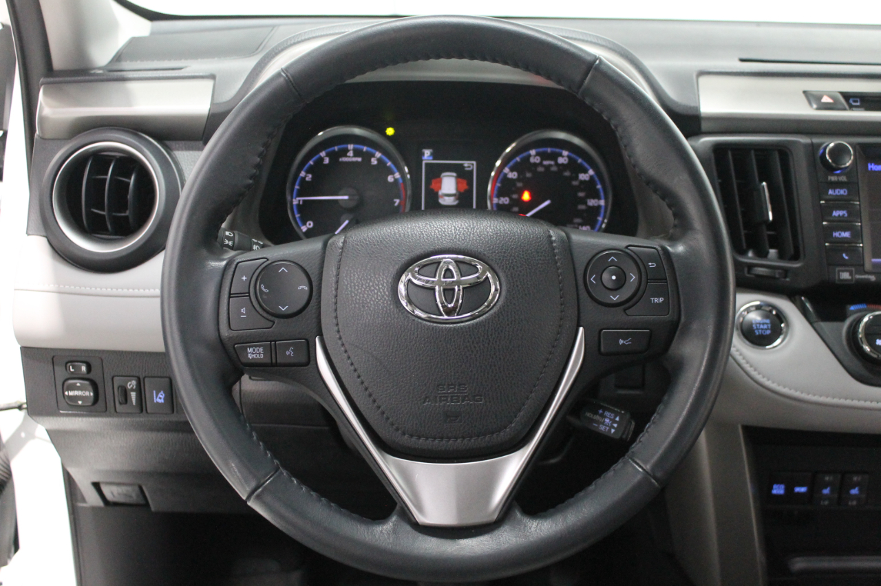 Toyota RAV4 Limited FWD (Natl) 2018