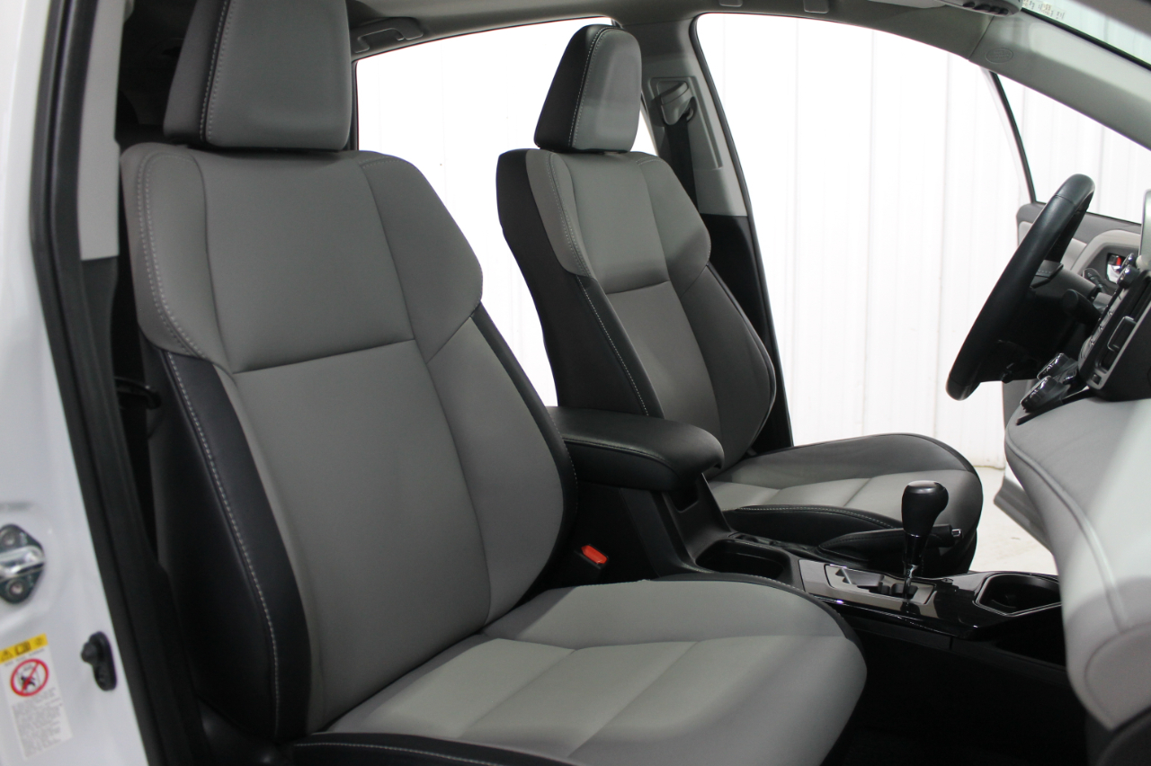 Toyota RAV4 Limited FWD (Natl) 2018