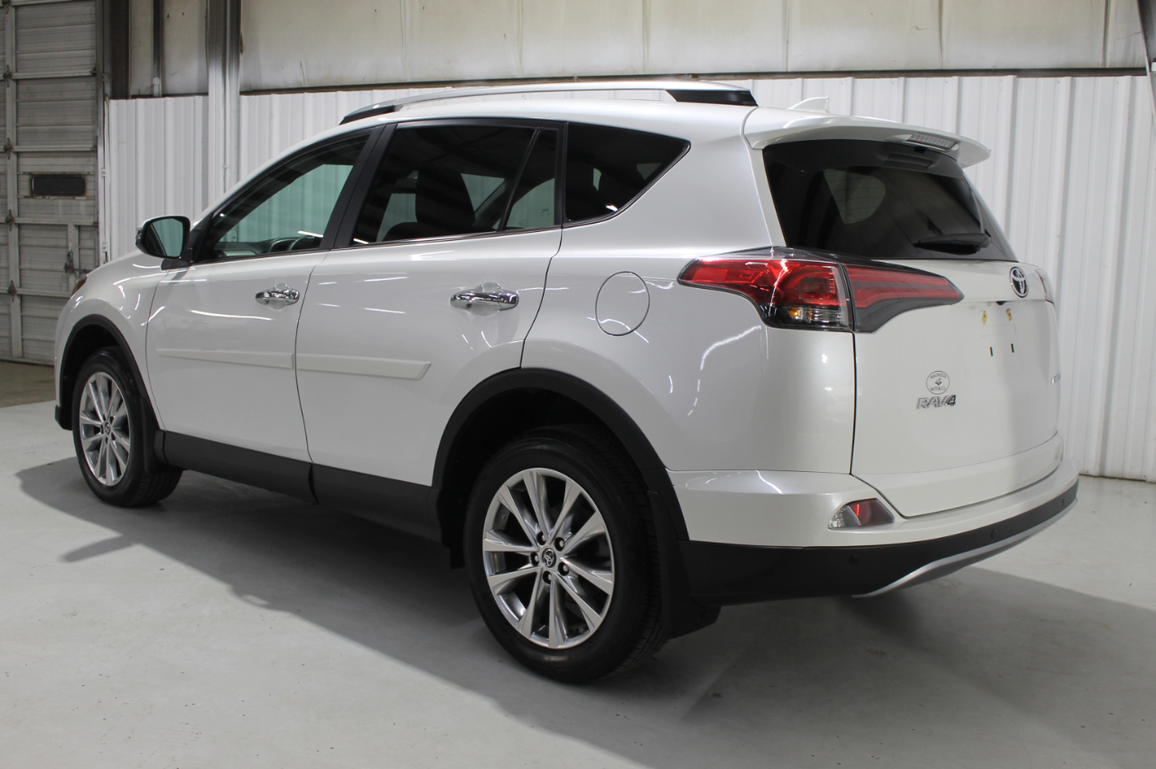 Toyota RAV4 Limited FWD (Natl) 2018