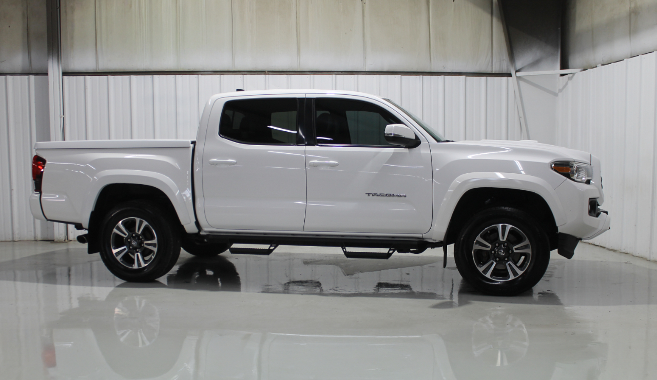 Toyota Tacoma TRD Off Road Double Cab 5' Bed V6 4x4 MT (Natl) 2018