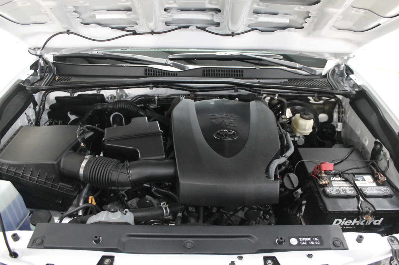 Toyota Tacoma TRD Off Road Double Cab 5' Bed V6 4x4 MT (Natl) 2018