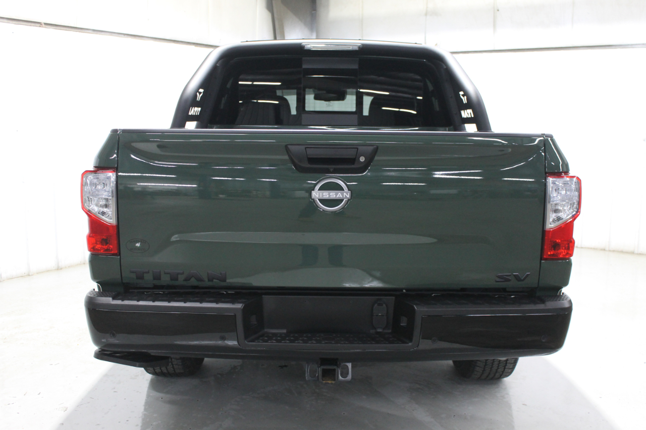 Nissan Titan 4x2 Crew Cab SV 2024