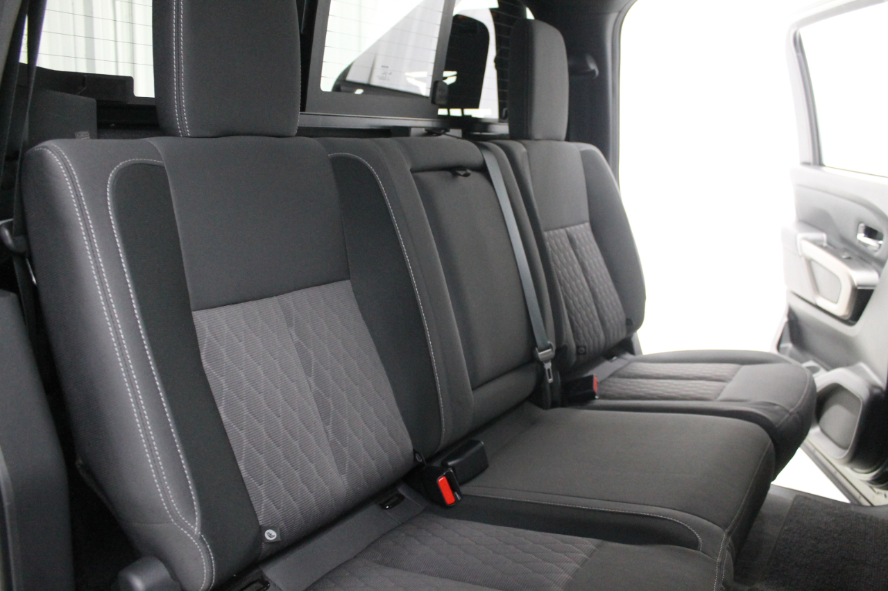 Nissan Titan 4x2 Crew Cab SV 2024