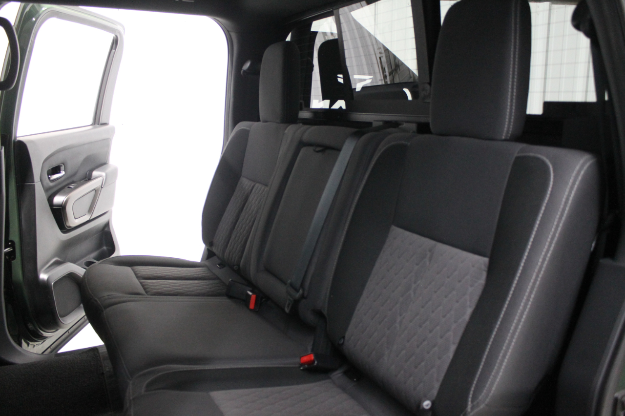 Nissan Titan 4x2 Crew Cab SV 2024