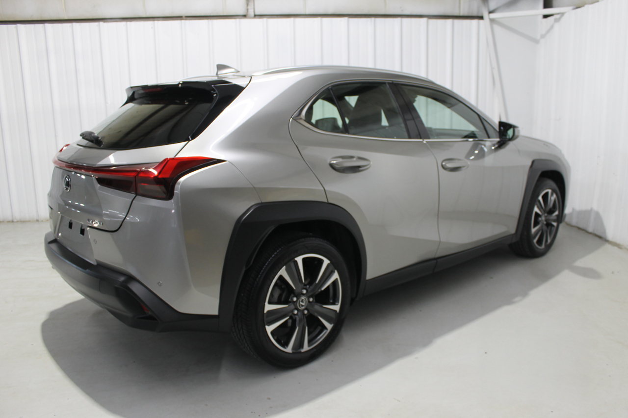 Lexus UX UX 200 FWD 2020