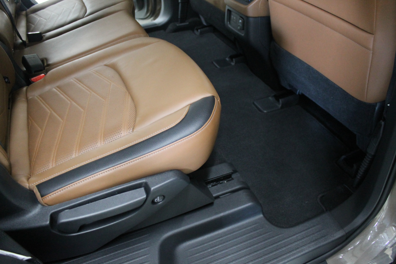 Nissan Pathfinder Platinum 2WD 2024