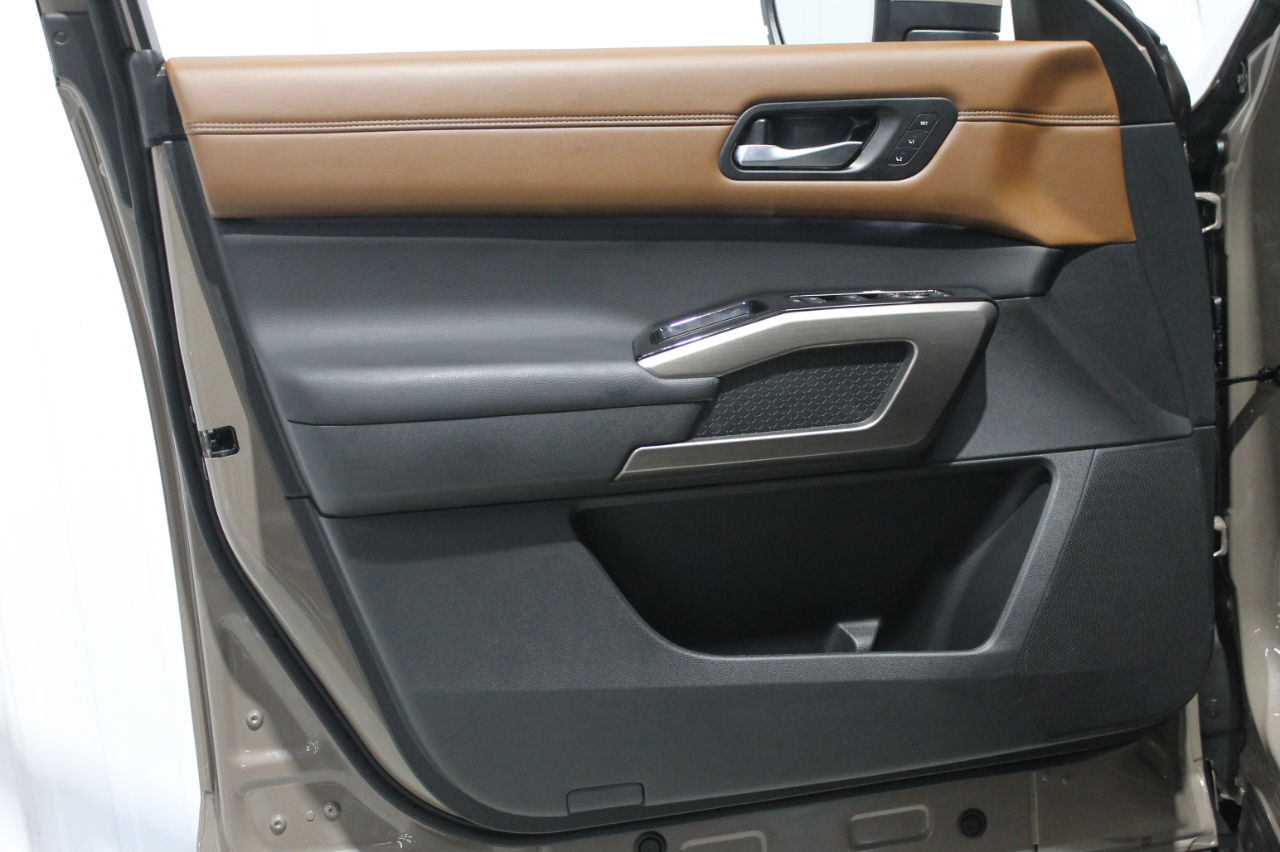 Nissan Pathfinder Platinum 2WD 2024