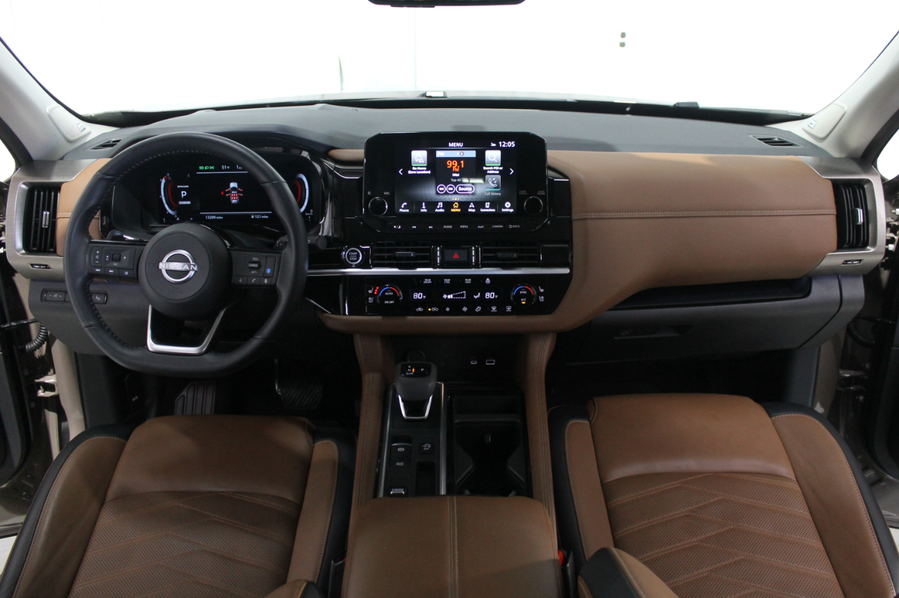 Nissan Pathfinder Platinum 2WD 2024