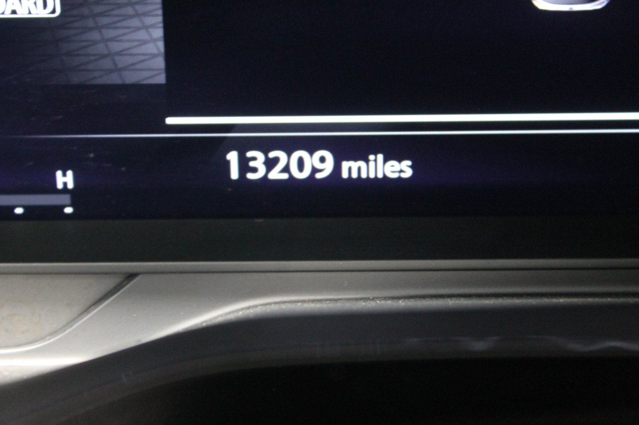 Nissan Pathfinder Platinum 2WD 2024