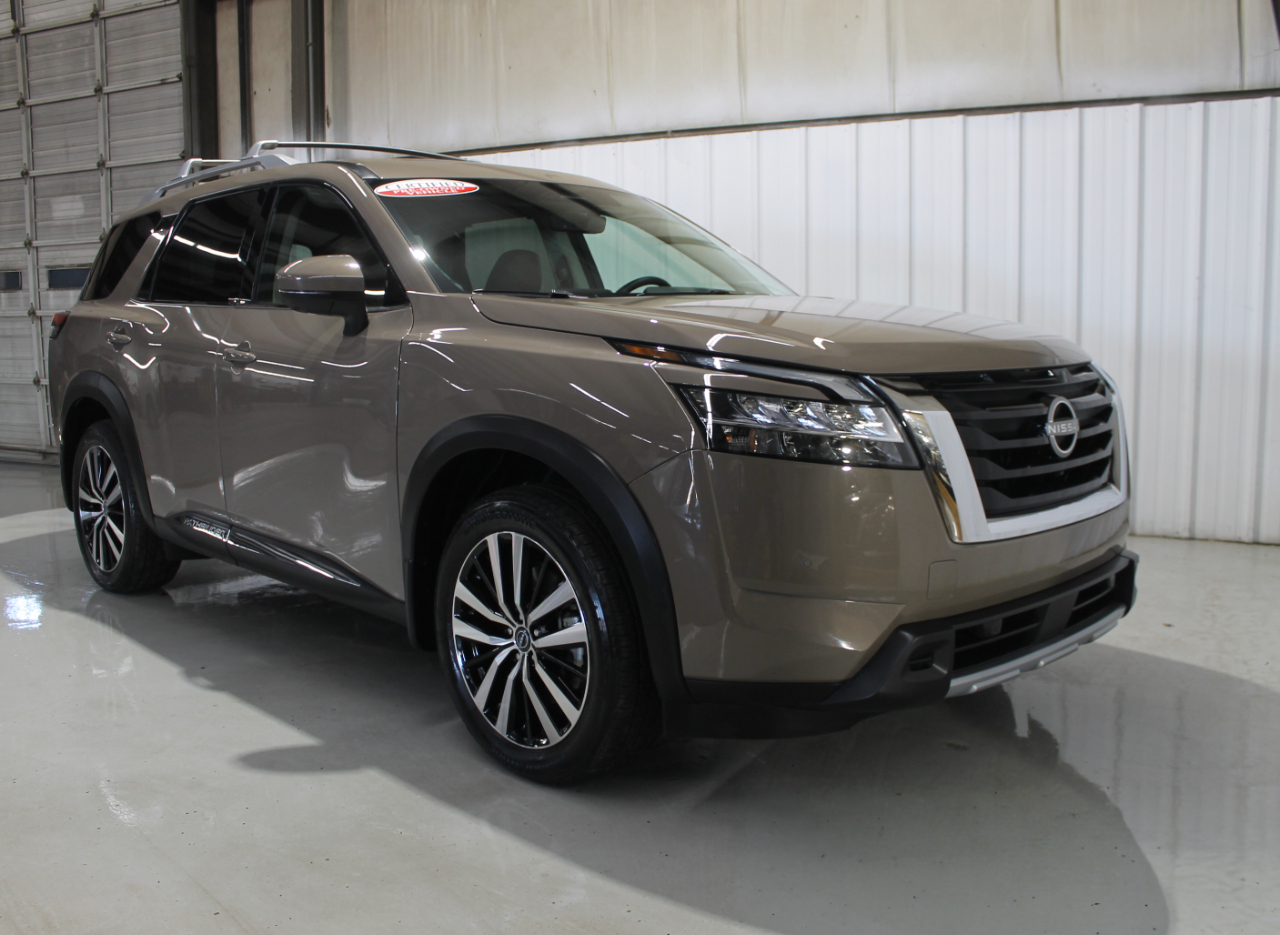 Nissan Pathfinder Platinum 2WD 2024