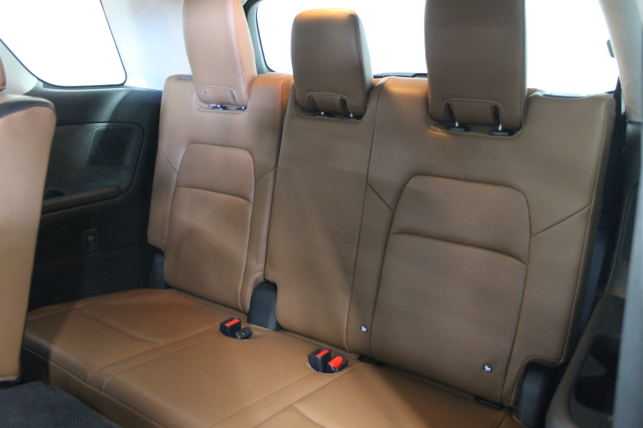 Nissan Pathfinder Platinum 2WD 2024