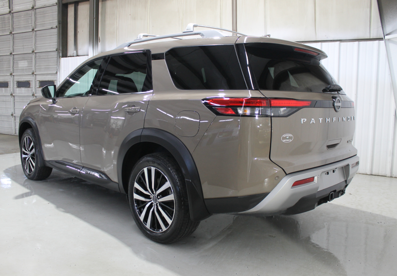Nissan Pathfinder Platinum 2WD 2024