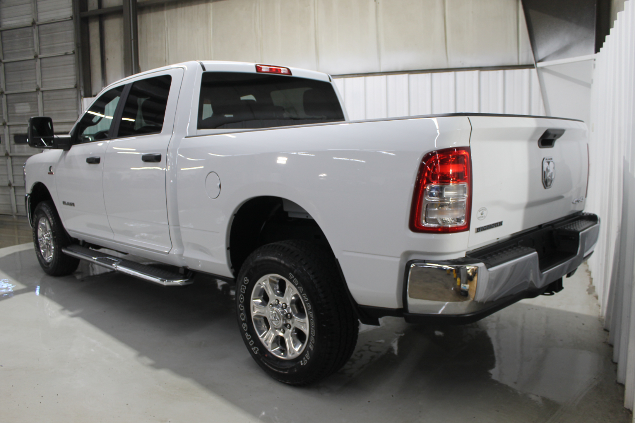 RAM 2500 Big Horn 4x4 Crew Cab 6'4" Box 2024