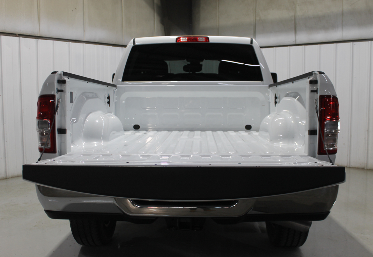 RAM 2500 Big Horn 4x4 Crew Cab 6'4" Box 2024