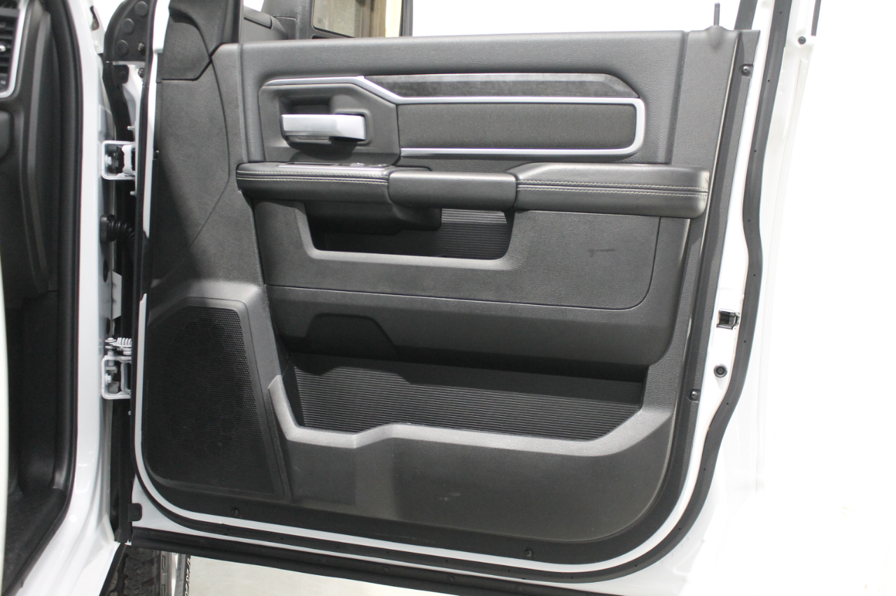 RAM 2500 Big Horn 4x4 Crew Cab 6'4" Box 2024