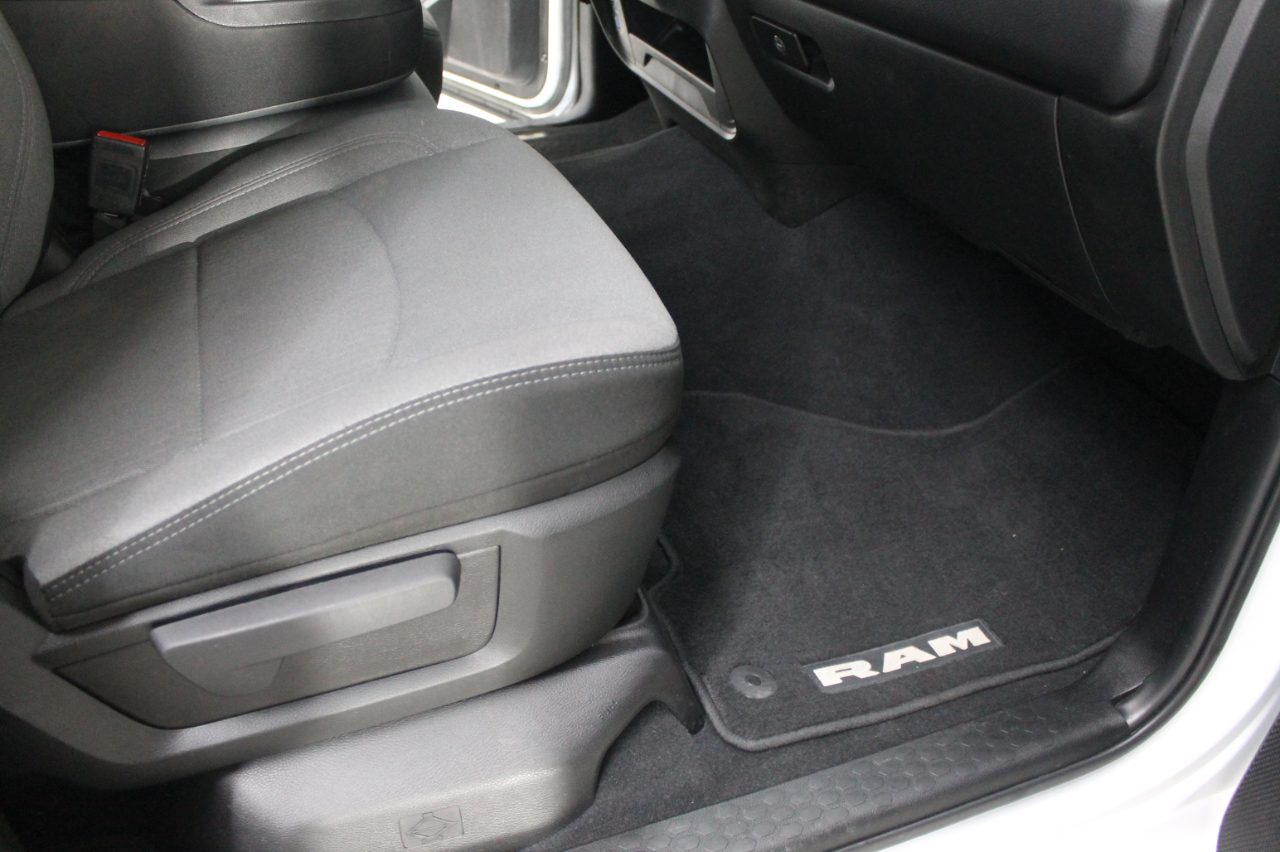 RAM 2500 Big Horn 4x4 Crew Cab 6'4" Box 2024