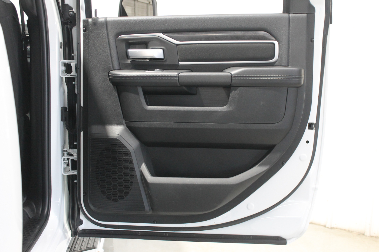 RAM 2500 Big Horn 4x4 Crew Cab 6'4" Box 2024