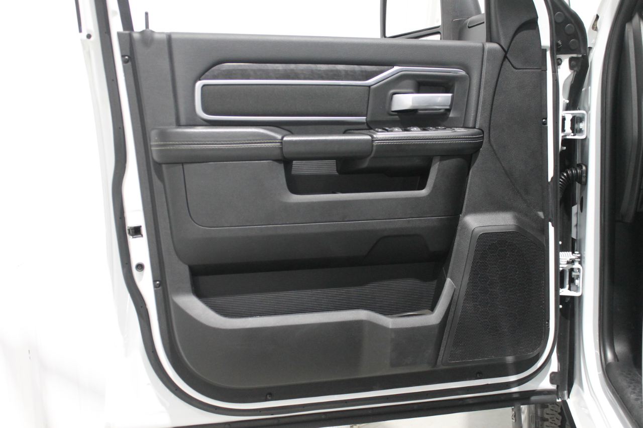 RAM 2500 Big Horn 4x4 Crew Cab 6'4" Box 2024