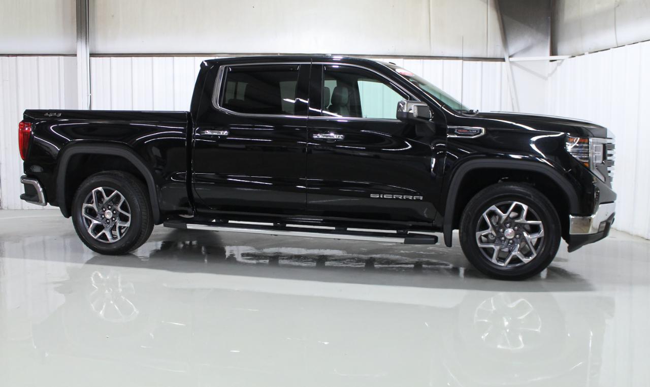 GMC Sierra 1500 4WD Crew Cab 147" SLT 2023