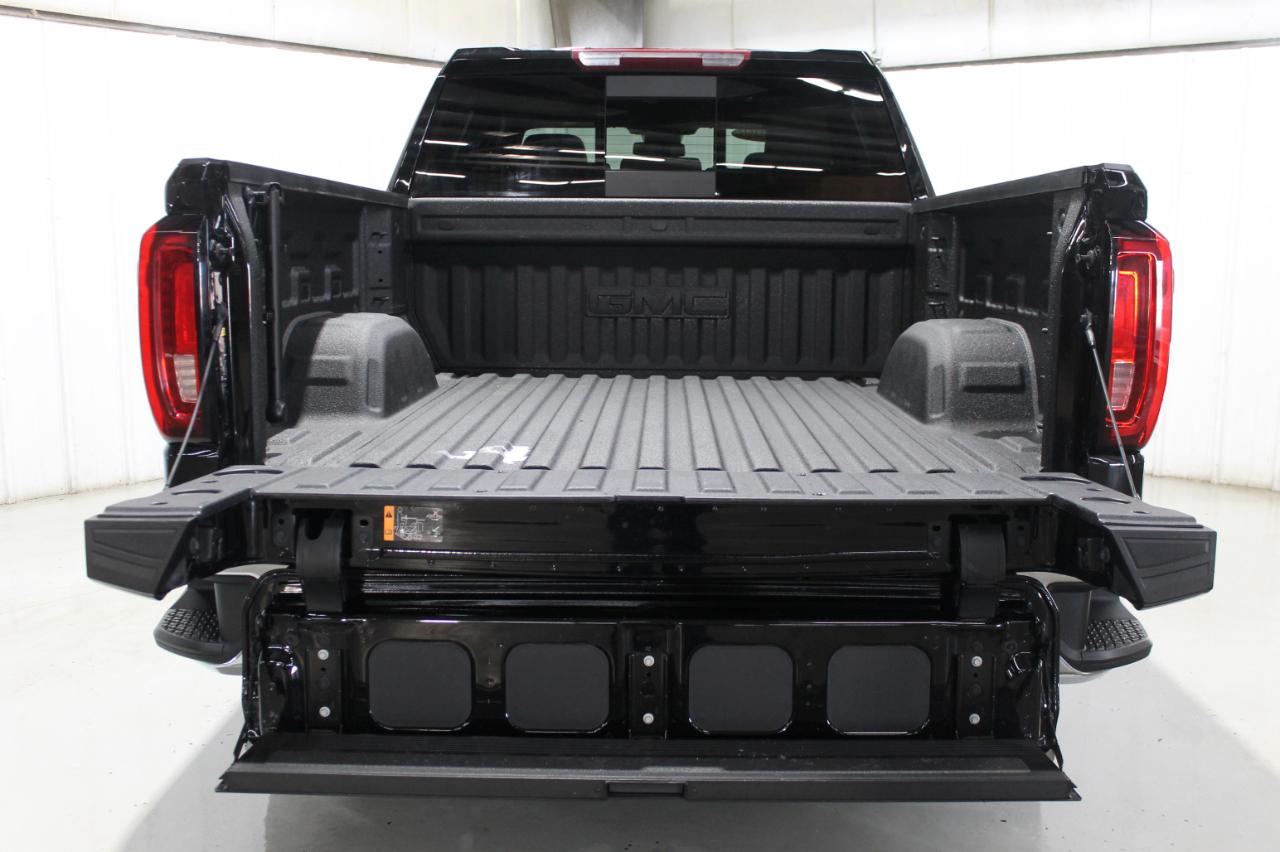 GMC Sierra 1500 4WD Crew Cab 147" SLT 2023