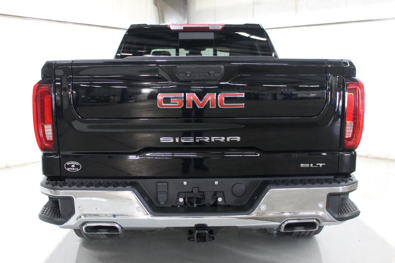 GMC Sierra 1500 4WD Crew Cab 147" SLT 2023