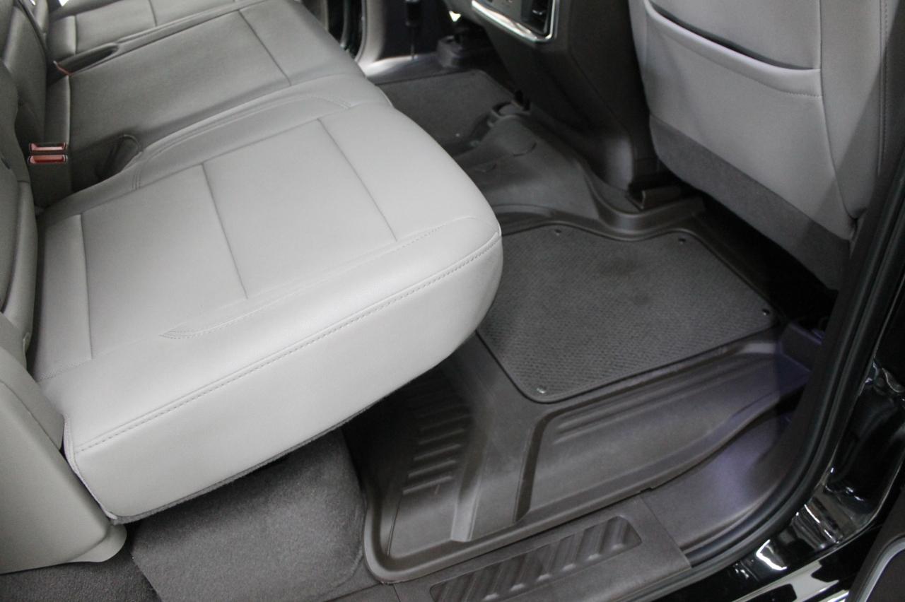 GMC Sierra 1500 4WD Crew Cab 147" SLT 2023