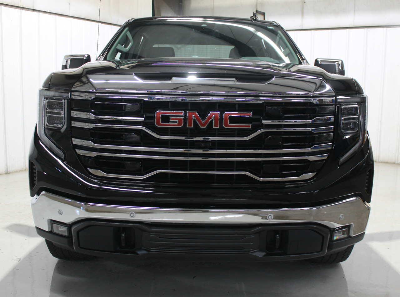GMC Sierra 1500 4WD Crew Cab 147" SLT 2024