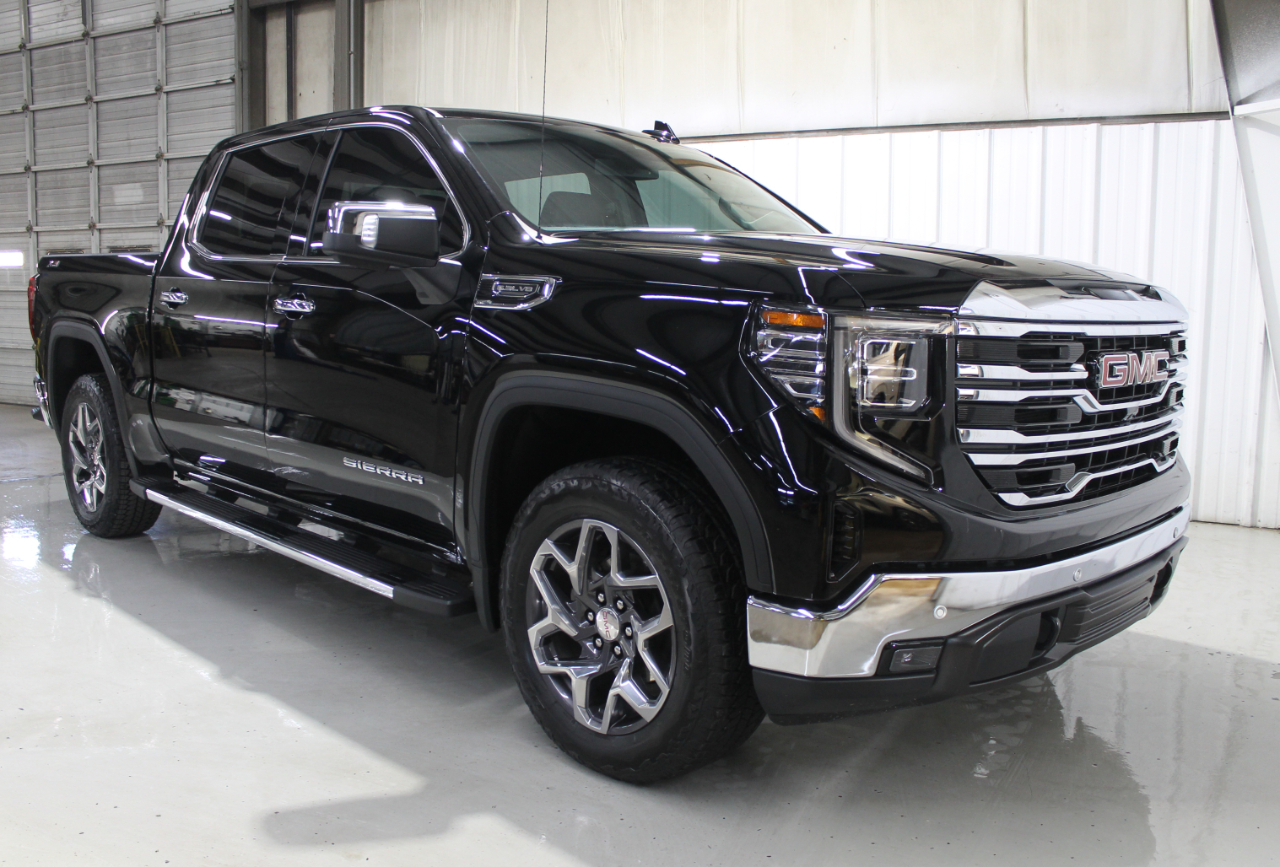 GMC Sierra 1500 4WD Crew Cab 147" SLT 2024