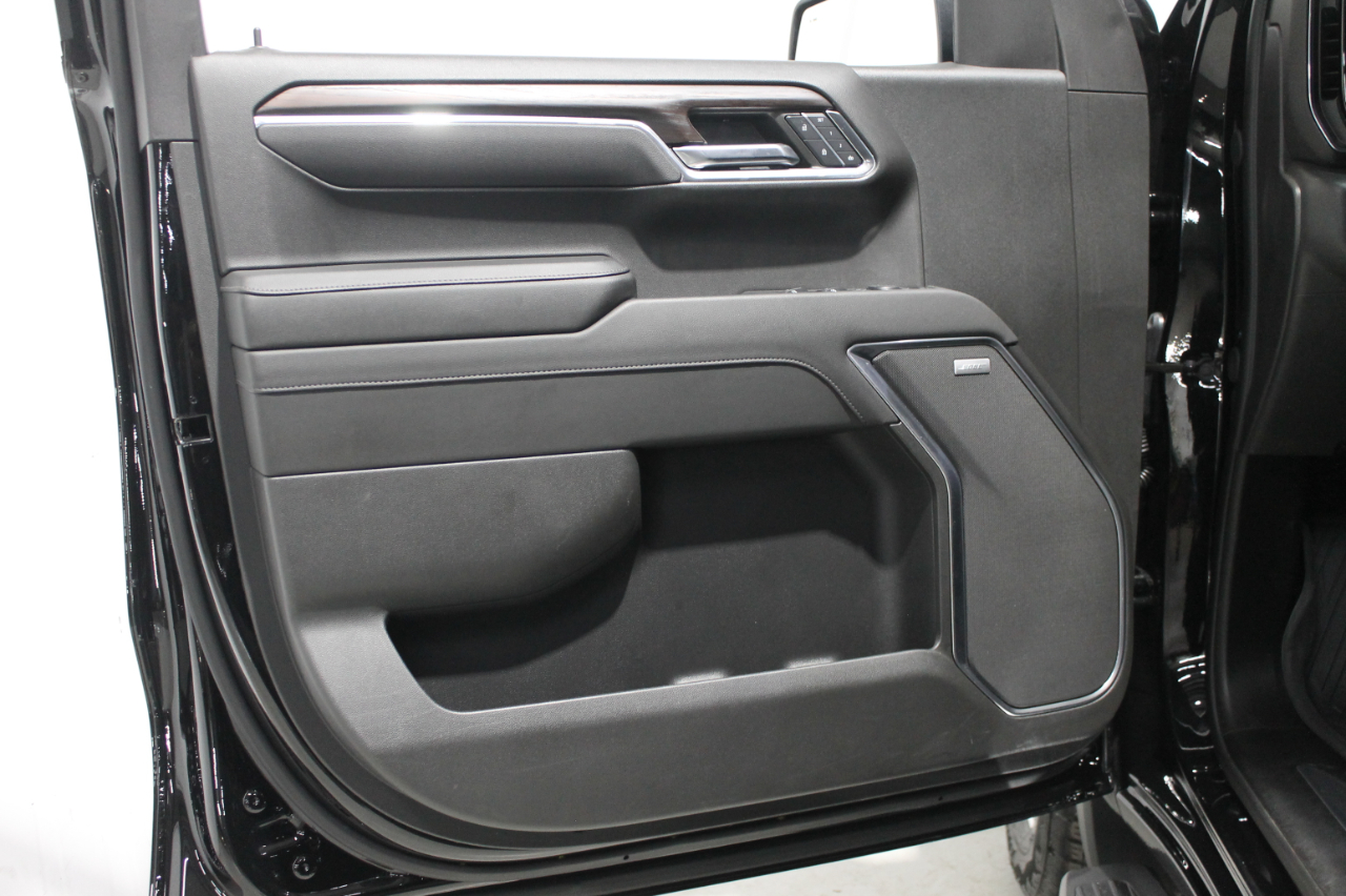 GMC Sierra 1500 4WD Crew Cab 147" SLT 2024