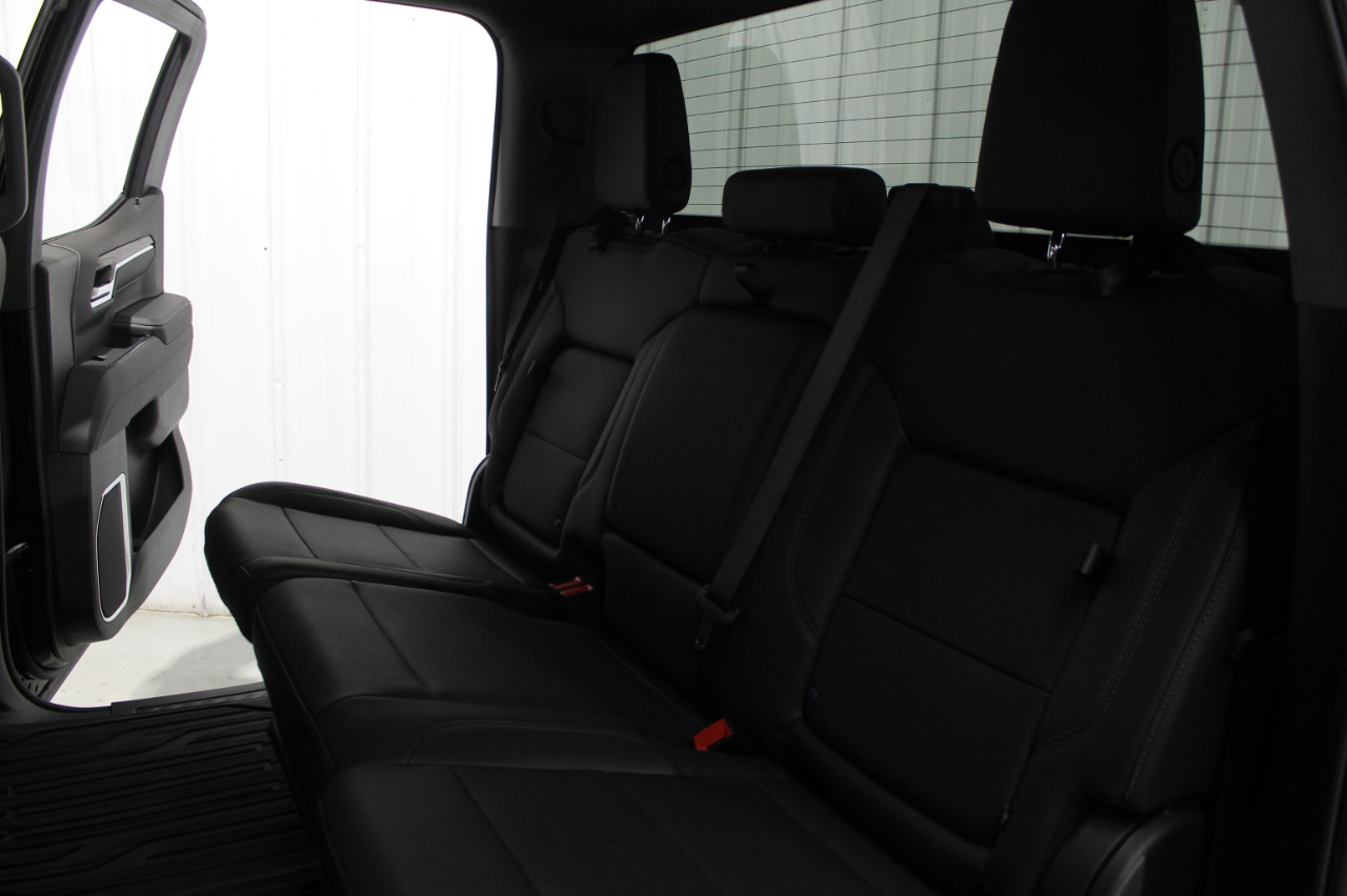 GMC Sierra 1500 4WD Crew Cab 147" SLT 2024