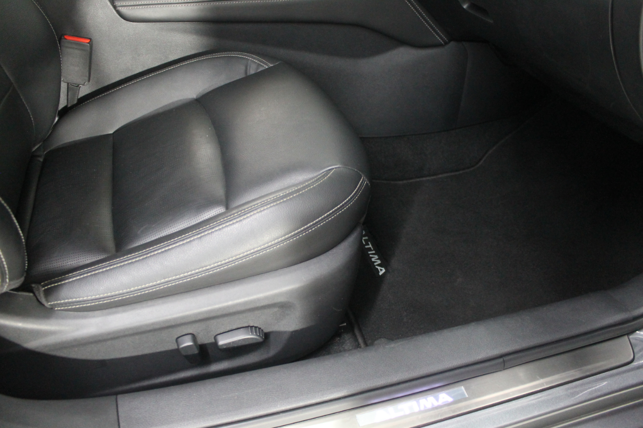 Nissan Altima 2.0 Platinum Sedan 2020