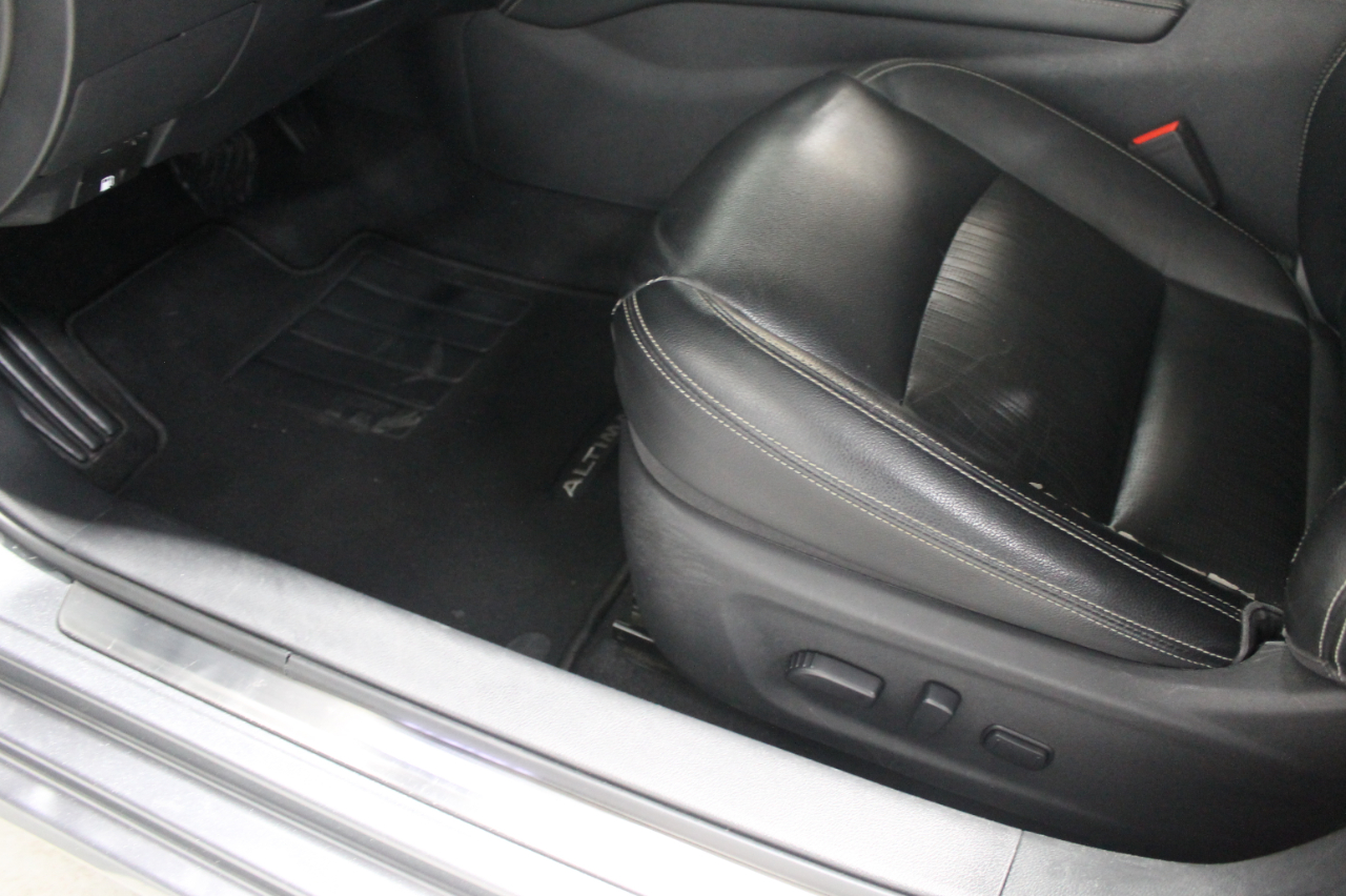 Nissan Altima 2.0 Platinum Sedan 2020