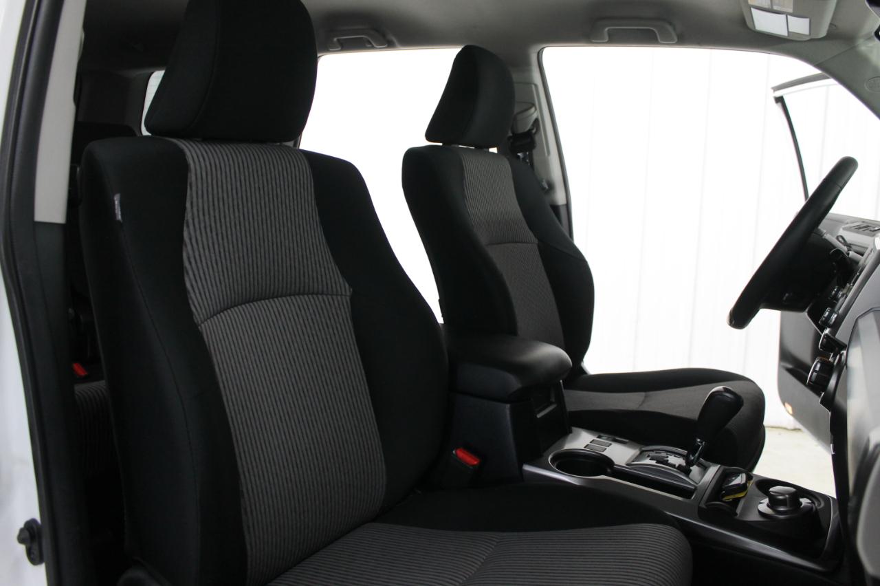 Toyota 4Runner SR5 4WD 2024