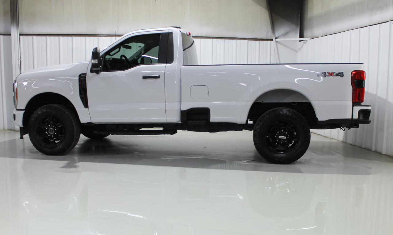 Ford Super Duty F-350 SRW  2023