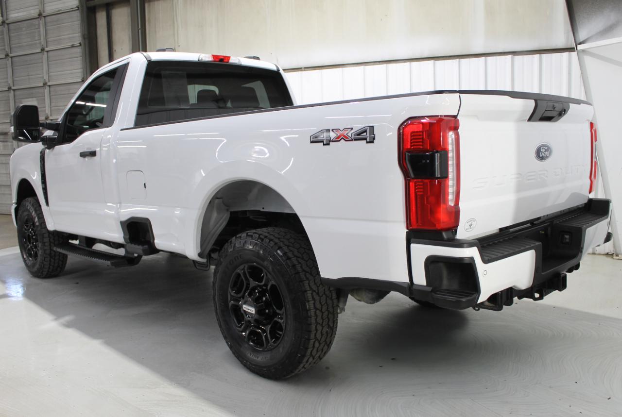 Ford Super Duty F-350 SRW  2023
