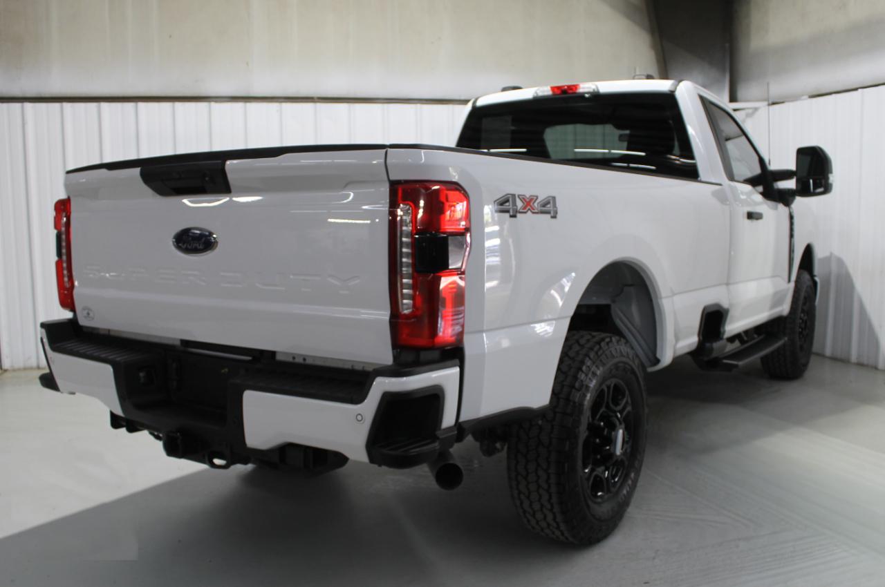 Ford Super Duty F-350 SRW  2023