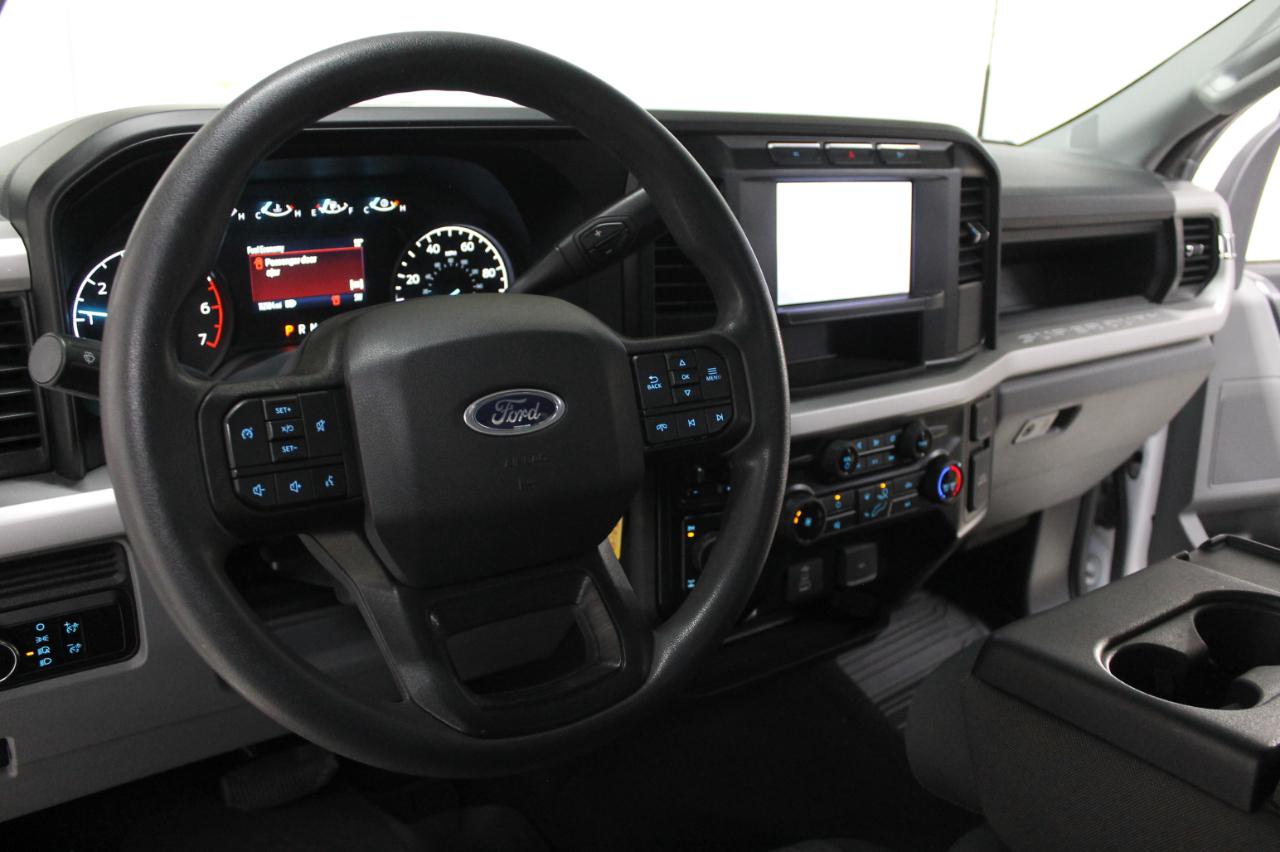 Ford Super Duty F-350 SRW  2023