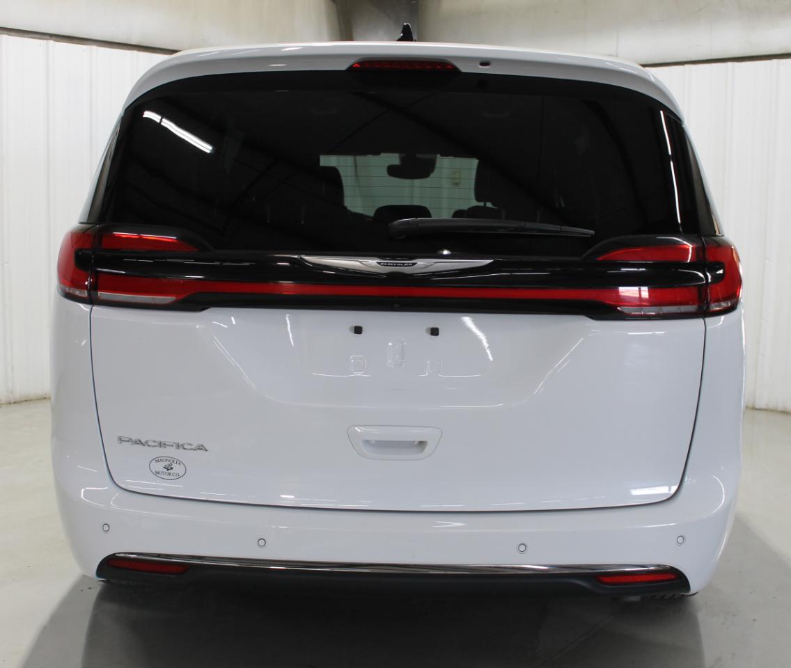 Chrysler Pacifica Select FWD 2025