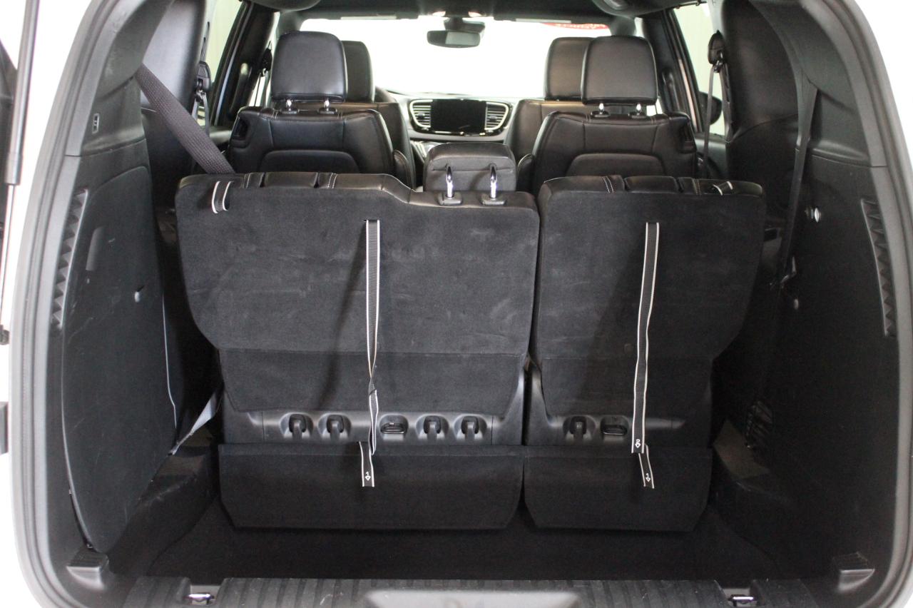 Chrysler Pacifica Select FWD 2025