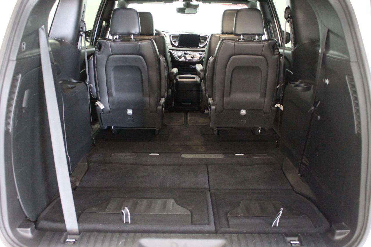 Chrysler Pacifica Select FWD 2025