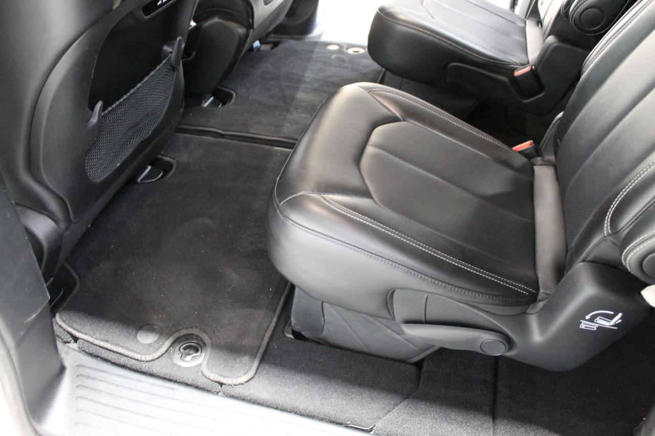 Chrysler Pacifica Select FWD 2025