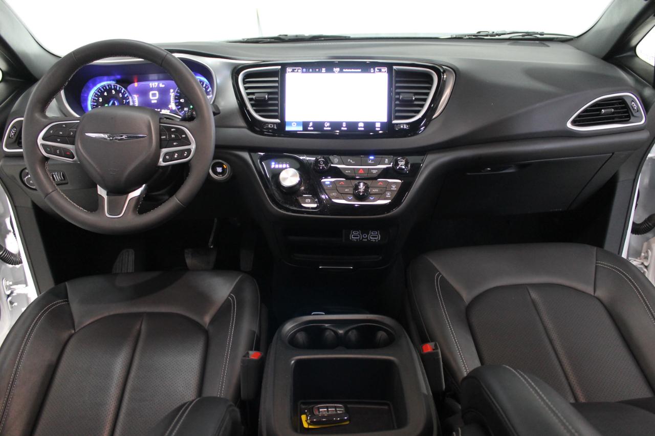 Chrysler Pacifica Select FWD 2025