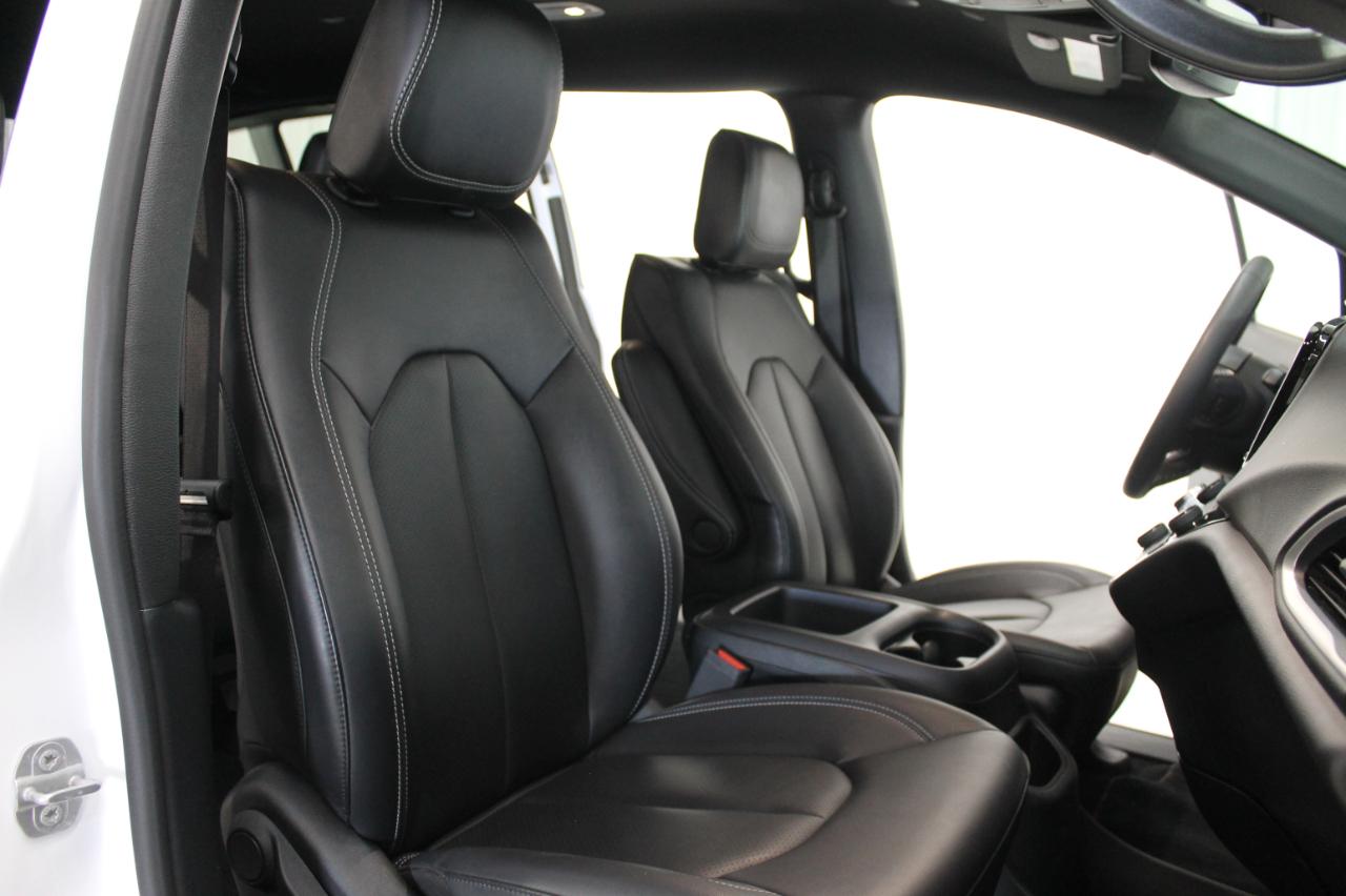 Chrysler Pacifica Select FWD 2025