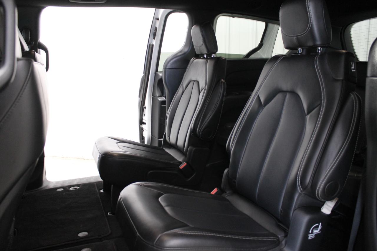 Chrysler Pacifica Select FWD 2025