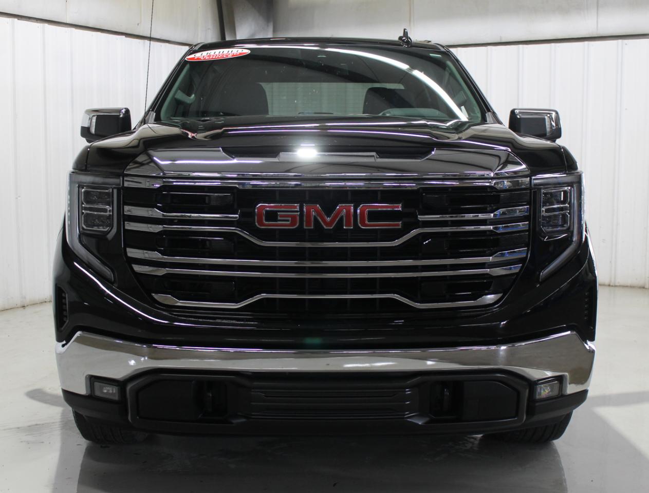 GMC Sierra 1500 2WD Crew Cab 147" SLT 2025