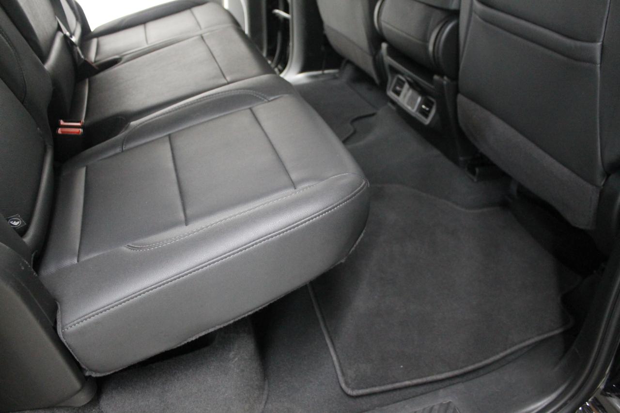 GMC Sierra 1500 2WD Crew Cab 147" SLT 2025