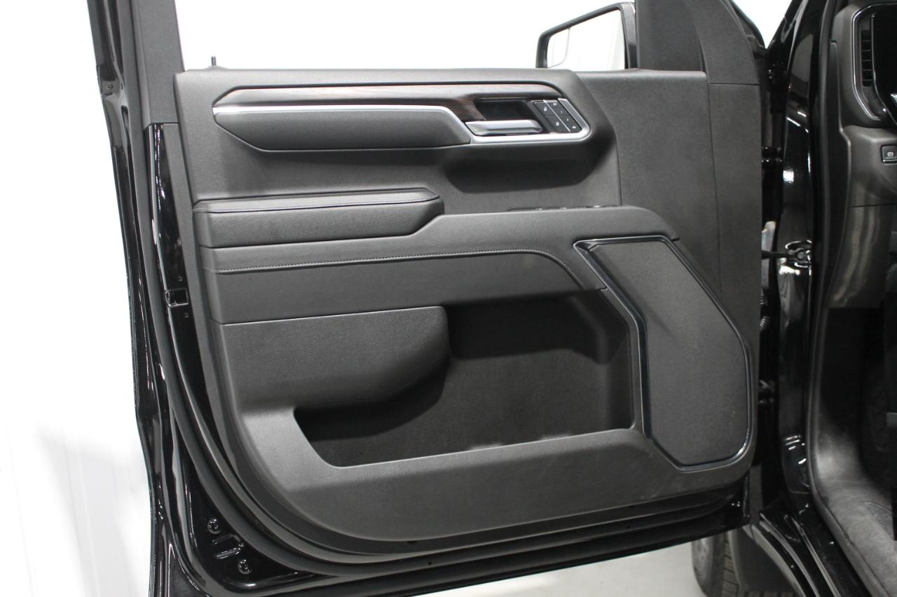 GMC Sierra 1500 2WD Crew Cab 147" SLT 2025