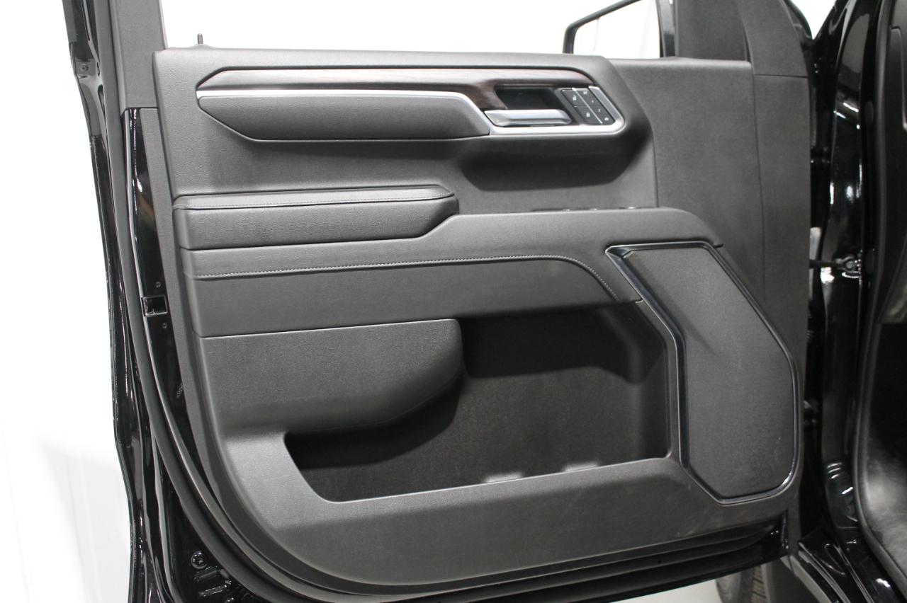 GMC Sierra 1500 2WD Crew Cab 147" SLT 2025