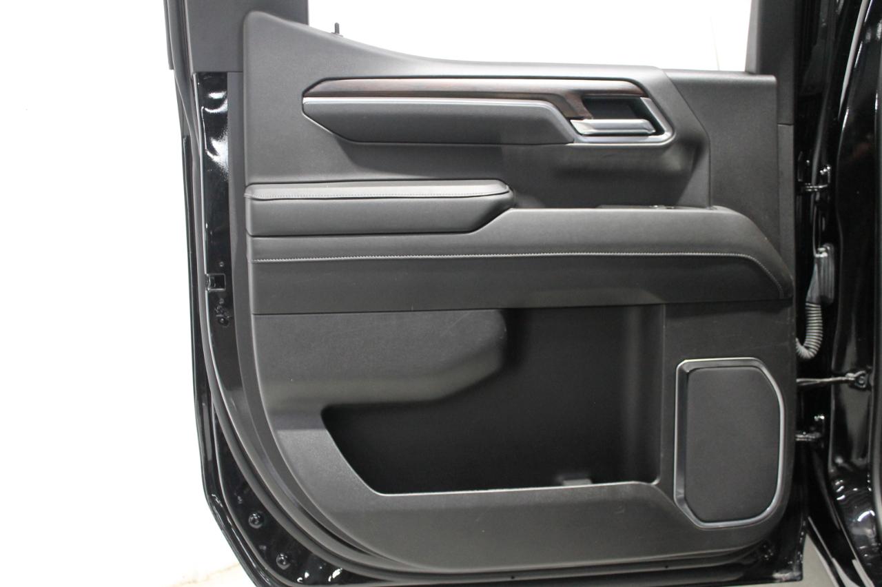 GMC Sierra 1500 2WD Crew Cab 147" SLT 2025